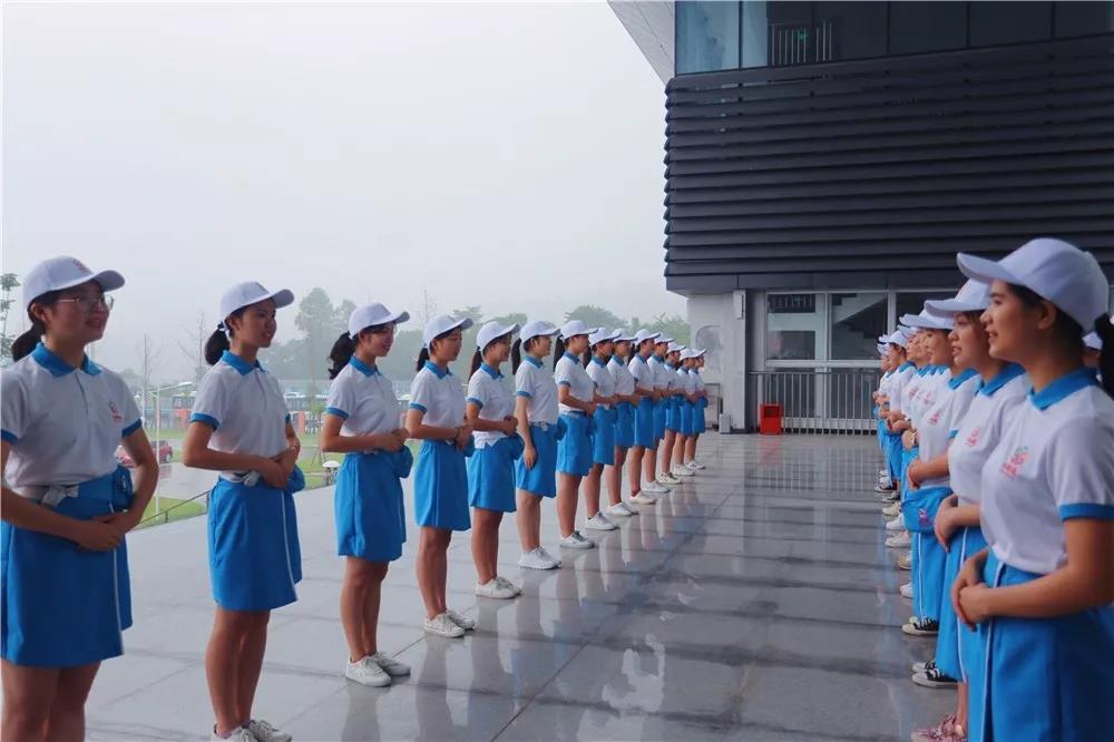 青春活力!275名“小海棠”志愿者出征旅博會(圖7) 青春活力!275名“小海棠”志愿者出征旅博會(圖7)